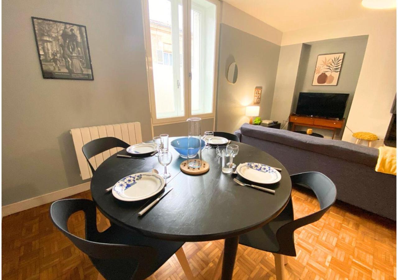 Le 107 - Poitiers - Chu - La Conciergerie. Apartment ภายนอก รูปภาพ